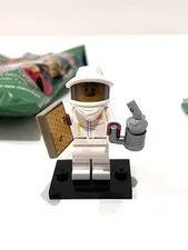 Lego Beekeeper Minifigure Collectible Series 21 CMF Complete w/ Honeycomb