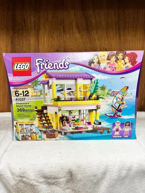 NEW - LEGO Friends Stephanie's Beach House Set 41037 369 pcs Complete in Box