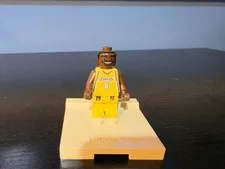 LEGO 2003 Kobe Bryant NBA Minifigure Los Angeles Lakers #8 Yellow Jersey w/stand