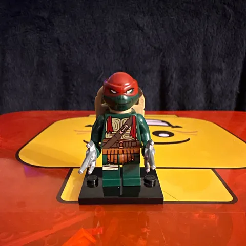 LEGO Teenage Mutant Ninja Turtles Raphael Minifigure w/ Sai Weapons