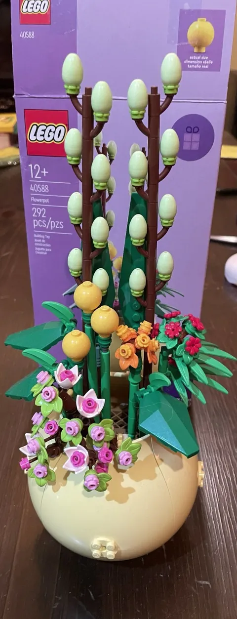 LEGO Promotional: Flowerpot (40588) - 100% Complete
