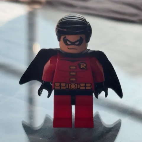 LEGO Robin Minifigure Red Suit Black Cape Masked Plastic & Fabric Cape