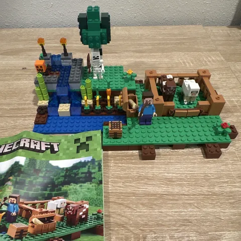 LEGO Minecraft The Farm 21114 Complete Set 262 pcs Steve Cow Skeleton No Box