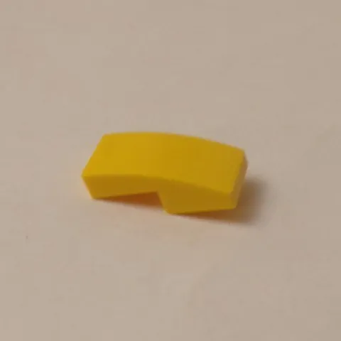 Lego x1 Light Yellow 1x2x2/3 Slope Curved, 11477 (028-289)