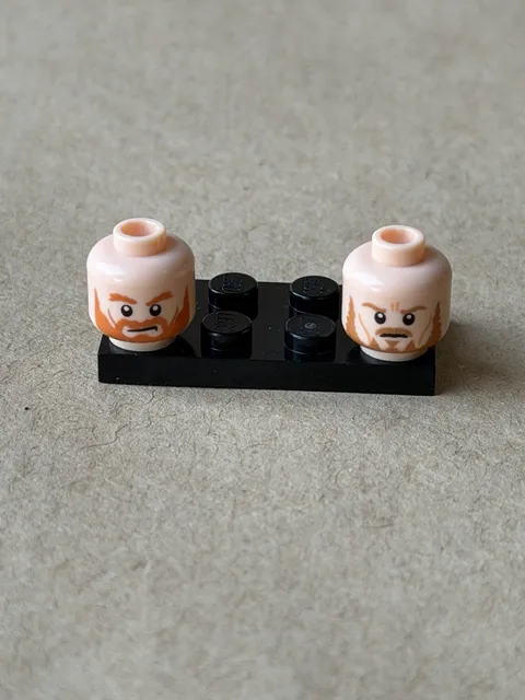 Lego Lord of the Rings Minifigure Head Lot - Eomer & Rohan Soldier