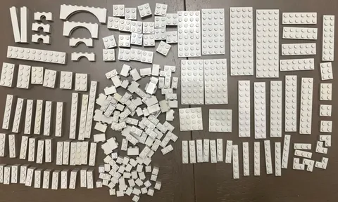 Lego 145 piece Vintage "Old" Light Gray Bricks 2X2, 1X1, 1X2, 1X3, 1X4 ++