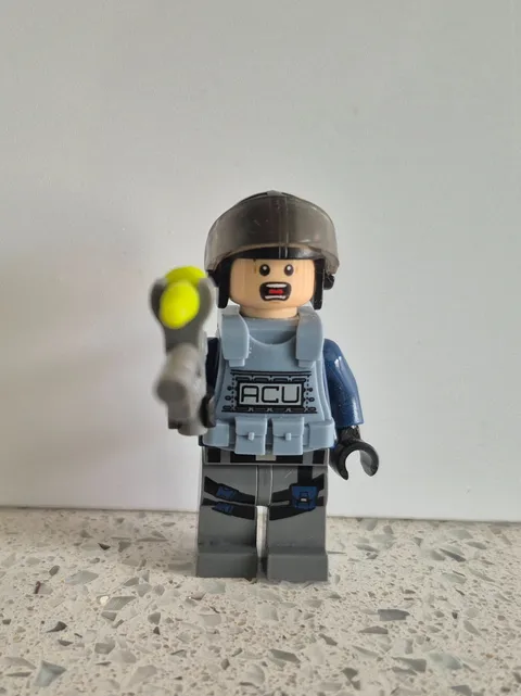 LEGO minifigure ACU Trooper jw004 Jurassic World 75915  W/vest / helmet/ Weapon