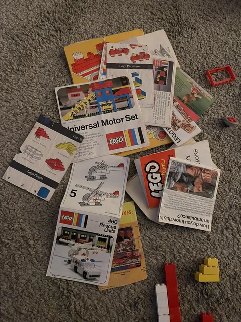 Lego vintage (1970s) brochures, parts catalogues, instructions with over 300 pcs
