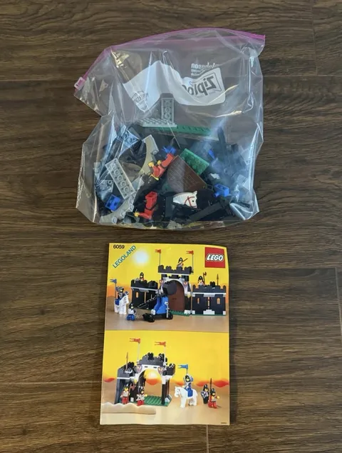 LEGO System 6059 Knight’s Stronghold, Complete Set with Instructions