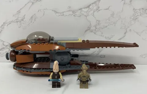 LEGO Star Wars: Geonosian Starfighter (7959)- Complete Build with 2 Minifigures