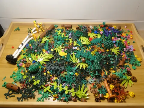 LEGO Plants Bulk Lot 1 lb 2oz of Flowers Trees Foliage Random Lot Bushes