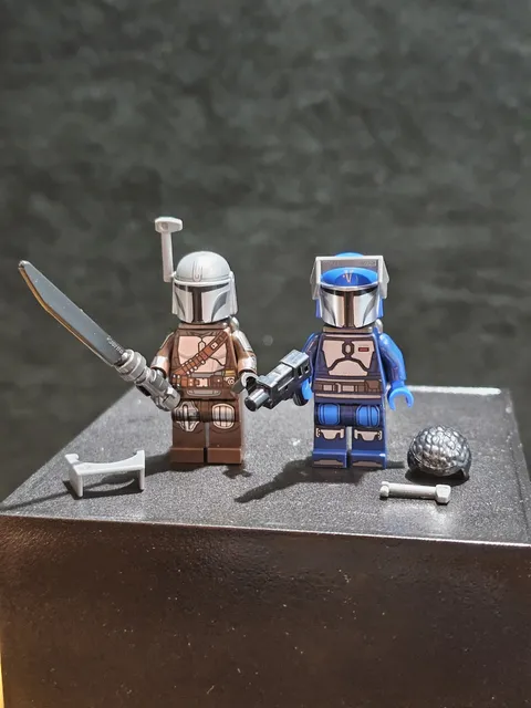 2 LEGO Star Wars Mandalorian Minifigures  GENUINE Authentic LEGO COMPLETE