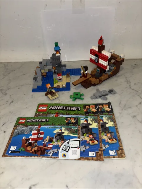 LEGO #21152 MINECRAFT - The Pirate Ship Adventure 100% Complete w/ Manuals