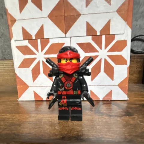 LEGO Ninjago Kai mini figure w/ Dual Swords, 2 Swords