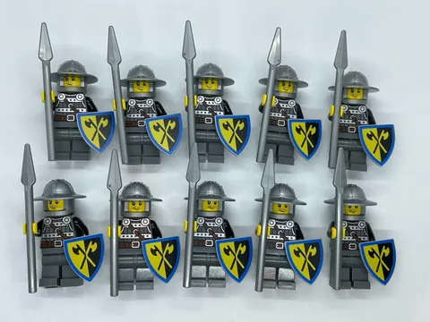10 X LEGO Castle Minifigures Generic Basic Plate Soldiers Guards Figs Shield B5