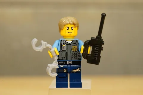 LEGO City Chase McCain Minifigure cty0356 Police Undercover Cop 60007
