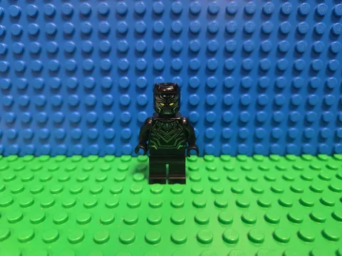 Lego Black Panther Minifigure 76047 sh0263 Marvel Super Heroes CMF Lot Retired 