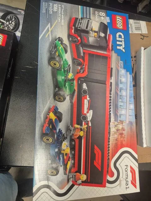 LEGO CITY: F1 Truck with Rb20 & Amr24 F1 Cars (60445)