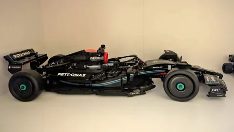 LEGO TECHNIC: Mercedes-AMG F1 W14 E Performance (42171)