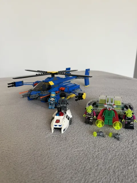 LEGO Space: Jet-Copter Encounter 7067 & Squidman Escape 5969 With Minifigures