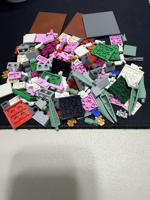Lego Pieces Total 153 Pieces