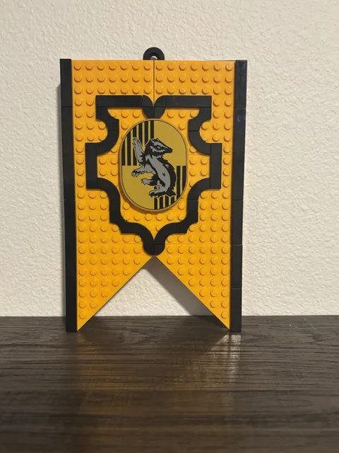 LEGO Harry Potter: Hufflepuff House Banner (76412) Used complete set