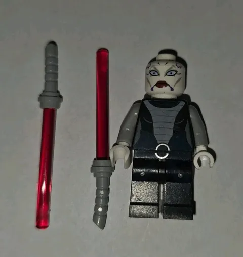 LEGO SW0318 Asajj Ventress (From set 7957 Sith Nightspeeder)