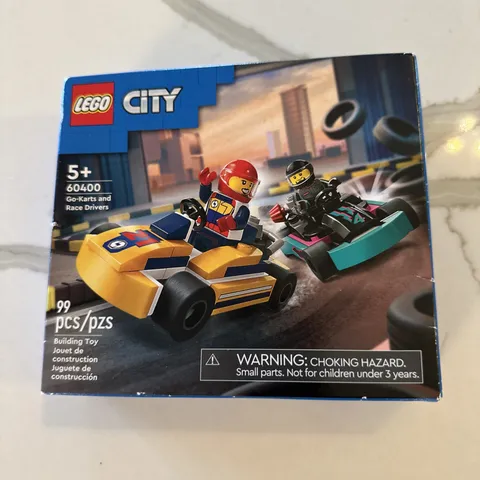Lego City Go-Karts and Race Drivers 60400 Build Kit NEW IN BOX