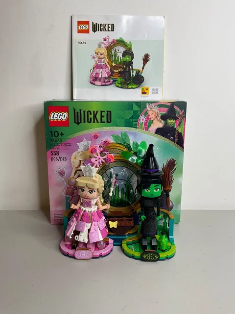 LEGO Wicked: Elphaba & Glinda Figures (75682) | Pre-Built