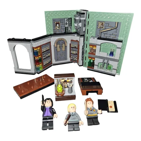 Built LEGO Harry Potter: Hogwarts Moment: Potions Class (76383) With Minifigures