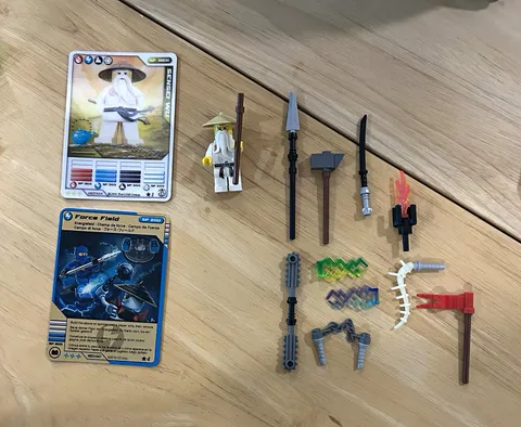 LEGO NINJAGO 853111 Exclusive Weapon Training Set w/ 2 Cards & Sensei Wu (2011)