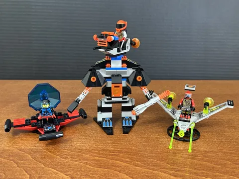 1997 LEGO 2151, 6836, 6835 Robo Raider, V-Wing Fighter, Saucer Scout - Set of 3