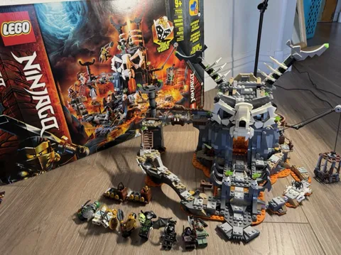 LEGO Ninjago wybl_586 Bundle of Sets! Both MOTM Full Sets!
