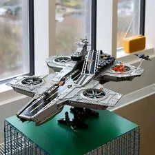 LEGO Marvel - S.H.I.E.L.D. Helicarrier #76354