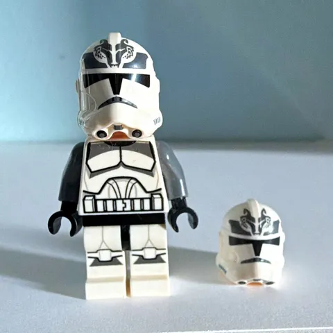 LEGO Star Wars 104th Battalion “wolfpack” + bonus helmet 75045