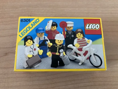 Vintage Lego 6301 Town Mini-Figures New & Sealed MINT