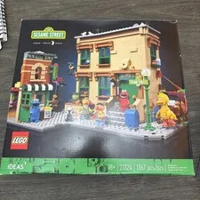 LEGO Ideas 21324 Sesame Street used has all piece and manual 