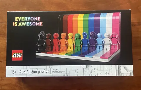 LEGO Icons: Everyone Is Awesome (40516)