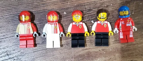LEGO Minifigures 5 Race Car Team Ferrari
