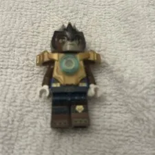 LEGO Minifigure Lavertus Pearl Gold Heavy Armor loc055 Legends of Chima
