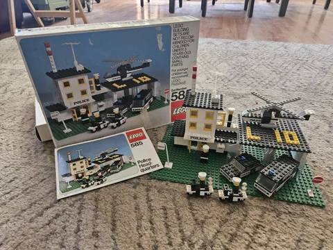 LEGO LEGOLAND: COMPLETE Police Headquarters (585)