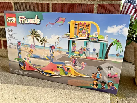 2023 Lego Friends Skate Park 41751 Sealed Complete Set 431 pcs.