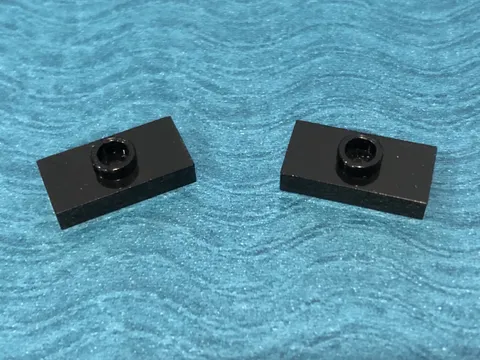 LEGO PART 3794a MODIFIED 1x2 PLATE WITH 1 STUD WITHOUT GROOVE 2 PIECES (BLACK)