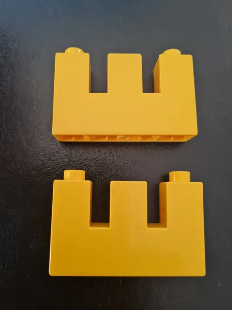 DUPLO LEGO CODE 16685 Yellow x2 Top Cutouts Castle Construction