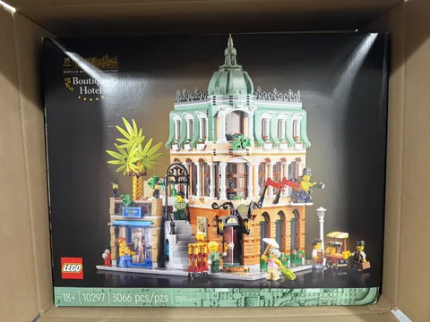 NEW LEGO 10297: Boutique Hotel Building Set,  Box may have wear and tear.