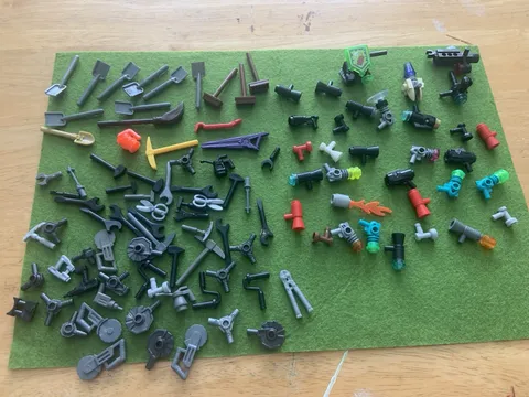 Lego Minifigure Weapons And Tools Lot Of Over 100 See Pics For Types