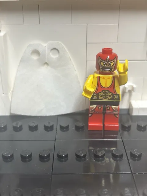 Lego The Lego Movie 70809 tlm022 El Macho Wrestler 2014 Minifigure
