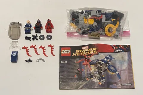 Lego 76036 Carnage's SHIELD Sky Attack with Instructions missing one sticker