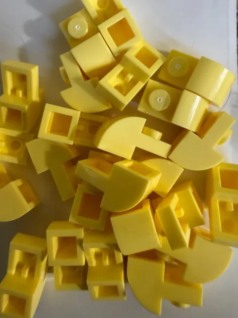 LEGO-NEW- #5841-BRIGHT LIGHT YELLOW CURVED 2 X 1-RECESSED STUD-20 PIECES