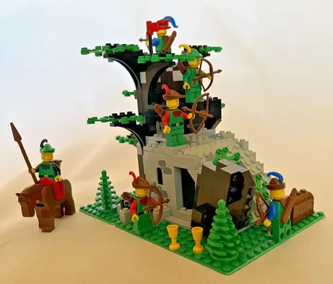 LEGO Castle: Camouflaged Outpost (6066) Excellent Condition!  Vintage!